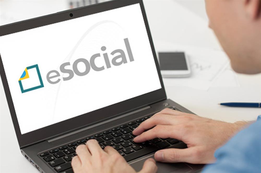 Receita confirma adiamento do prazo de entrega do eSocial