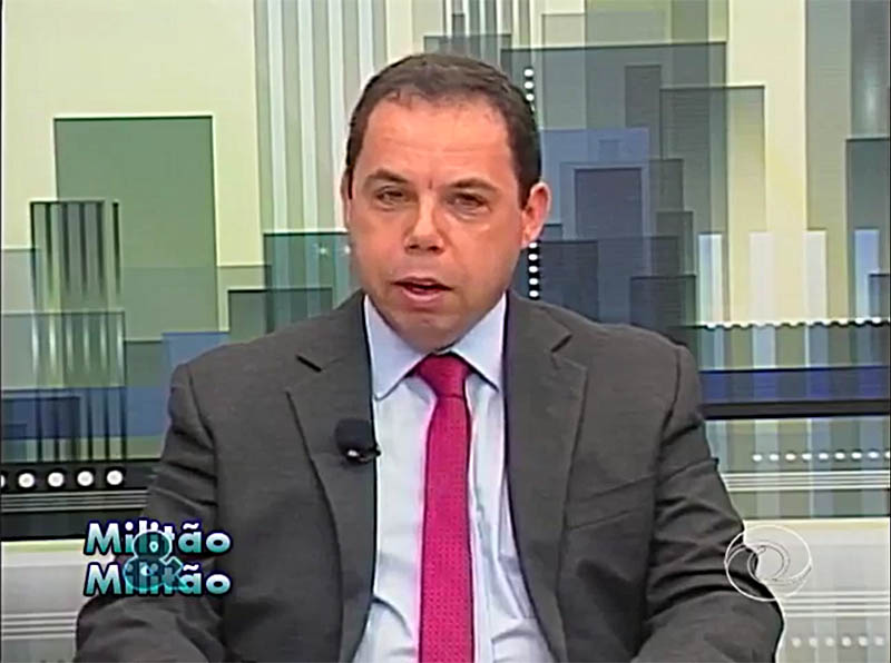 Empresa Fácil é tema de entrevista na TV.