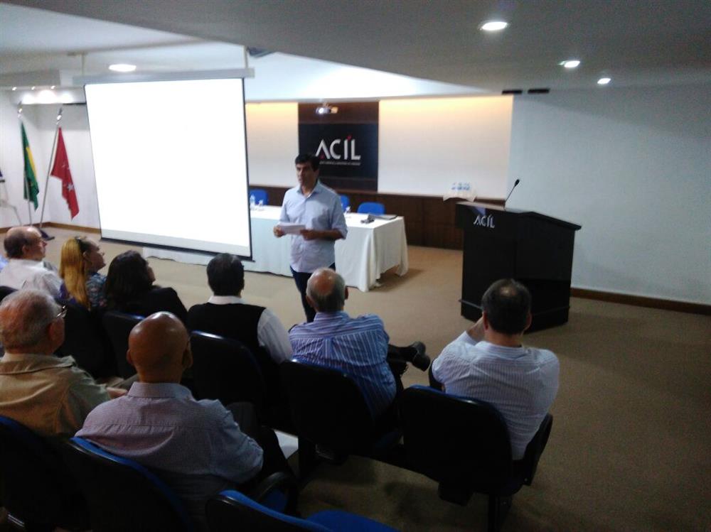Prefeito eleito conversa com as entidades